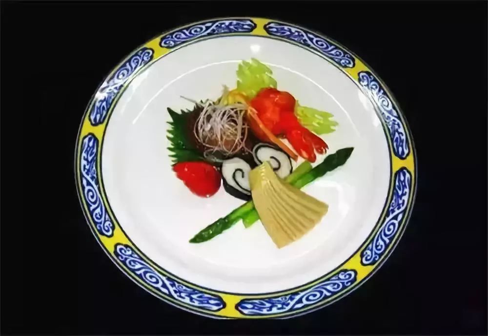 食法独特,入口嫩滑无比,营养价值很高,是一道中西合璧的经典国宴菜